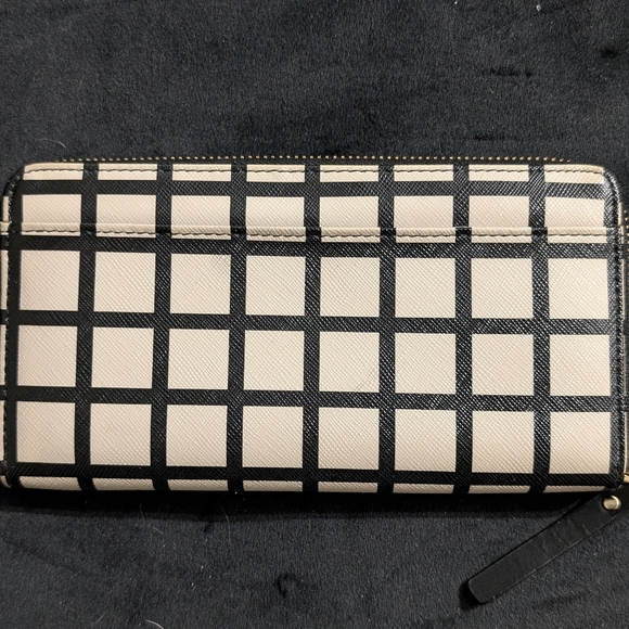 Large bag with matching wallet and pouch - Picture 10 of 11